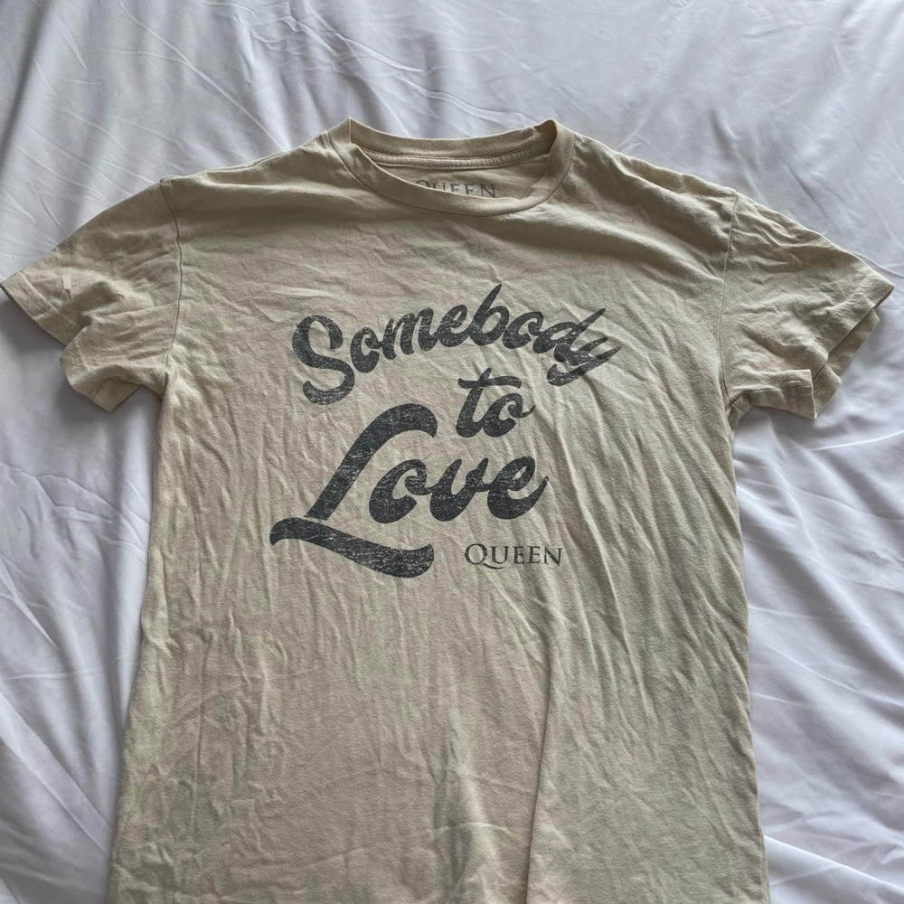 Queen tee